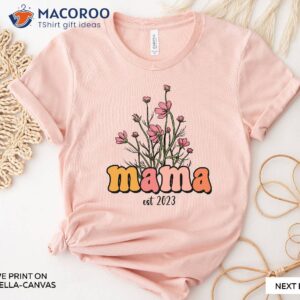 Mama Wildflowers Retro Mama Est 2023 T-Shirt