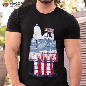 Peanuts Snoopy Usa Wood House T-Shirt