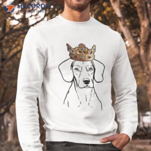 beagle dog wearing crown shirt sweatshirt