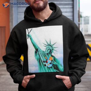 statue of liberty getting rid of donald trump shirt hoodie