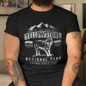 Vintage Grey Wolf Yellowstone National Park T Shirt