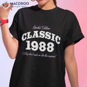 35 Year Old: Vintage Classic Car 1988 35th Birthday Shirt