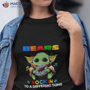 baby yoda hug chicago bears autism rockin to a different tune shirt tshirt