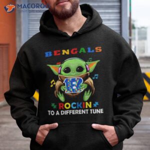 baby yoda hug cincinnati bengals autism rockin to a different tune shirt hoodie