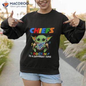 baby yoda hug kansas city chiefs autism rockin to a different tune shirt sweatshirt 1