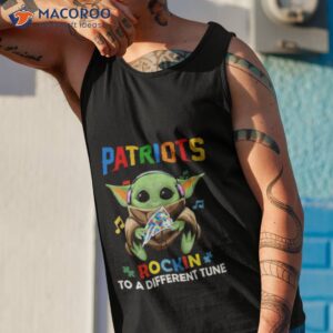 baby yoda hug new england patriots autism rockin to a different tune shirt tank top 1