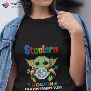 Baby Yoda Hug Pittsburgh Steelers Autism Rockin To A Different Tune Shirt
