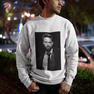 ben affleck black and white shirt sweatshirt