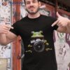 Cute Frog Photographer – Holding Camera Shirt