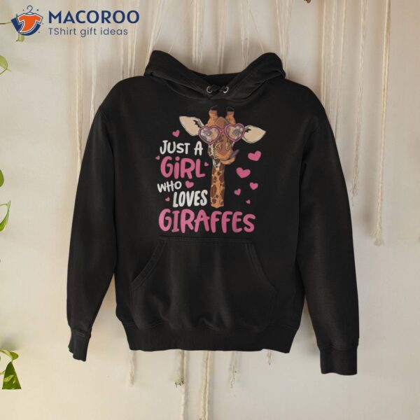Just A Girl Who Loves Giraffes – Cute Giraffe Lover Shirt