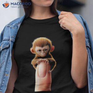 Marmoset Monkey – Finger Hugging Shirt