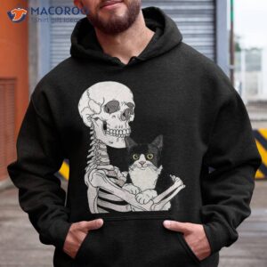 skeleton holding a cat halloween costume shirt hoodie