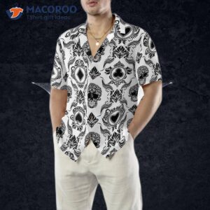 casino and black skull patterned hawaiian shirt 3