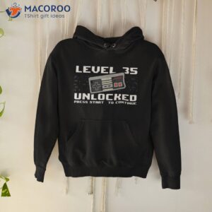 Level 35 Unlocked 1988 – Years Old Gamer 35th Birthday Shirt