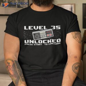 Level 35 Unlocked 1988 – Years Old Gamer 35th Birthday Shirt