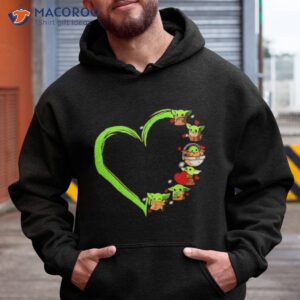 love baby yoda in heart shirt hoodie