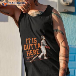 mike yastrzemski san francisco giants it is outta here signature shirt tank top 1