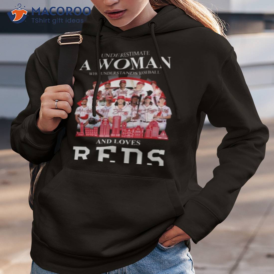 Never Underestimate A Woman Who Understands Baseball And Loves Cincinnati Reds Skyline Signatures Shirt Never Underestimate A Woman Who Understands Baseball And Loves Cincinnati Reds Skyline Signatures Shirt