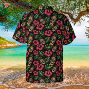 skulls and pineapples seamless pattern hawaiian shirt 1