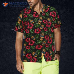 skulls and pineapples seamless pattern hawaiian shirt 2