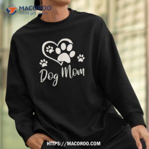 dog mom cute dog paw print puppy breeds black shirt sweatshirt