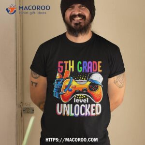 Gamer Back To School Gamepad 5th Fifth Grade Level Unlocked Shirt
