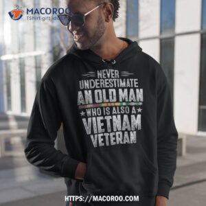 Never Underestimate Old Man Vietnam Veteran Dad Grandpa Shirt