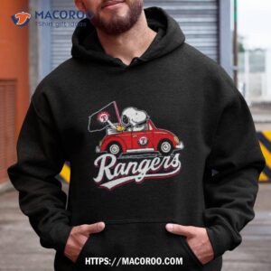 snoopy drives car with texas rangers flag shirt hoodie