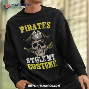 funny pirate jolly roger flag skull crossbones halloween shirt skeleton masks sweatshirt