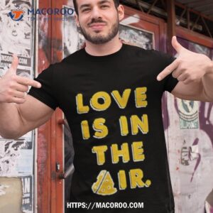 Green Bay Packers Love Is In The Air Shirt