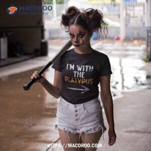 i m with the platypus last minute costume halloween couple shirt scary birthday gifts tshirt 2