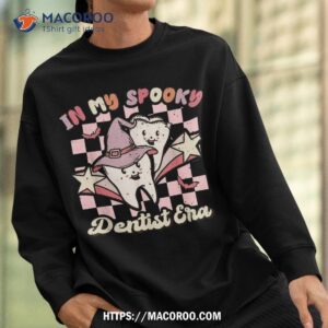 in my spooky dentist era retro halloween groovy trendy tooth shirt halloween skull sweatshirt