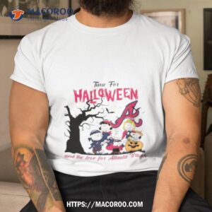 Peanuts Time For Halloween And The Love For Atlanta Braves Logo 2023 Shirt