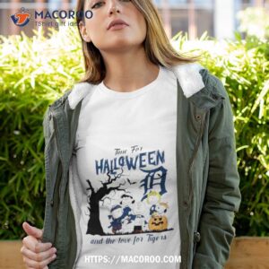 Peanuts Time For Halloween And The Love For Detroit Tigers Logo 2023 Shirt
