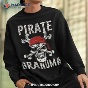 pirate grandma mom skull crossbones flag halloween shirt scary skull sweatshirt