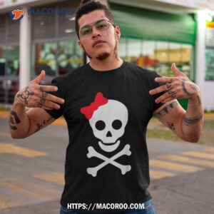 Skull & Crossbones With Bow Halloween Costume Funny Gift Shirt, Sugar Skull Pumpkin