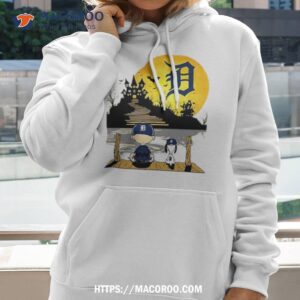 Snoopy Charlie Brown Sit Under Moon Detroit Tigers Halloween Shirt
