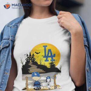 snoopy charlie brown sit under moon los angeles dodgers halloween shirt tshirt