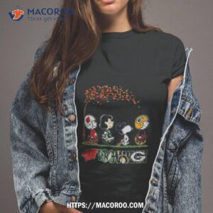 Snoopy Peanuts Loves Fall And Wisconsin Green Bay Packers Milwaukee Bucks Brewers Shirt