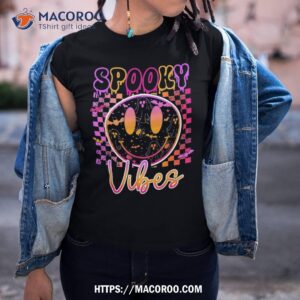Spooky Vibes Retro Hippie Smile Face Halloween Costume 2023 Shirt