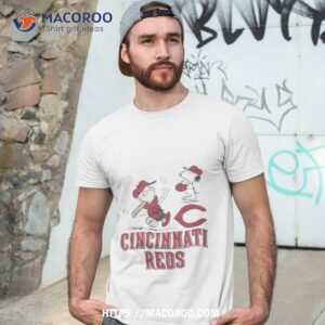 Charlie Brown And Snoopy Playing Baseball Cincinnati Reds Mlb 2023 Shirt