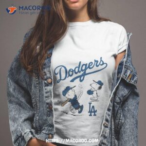 charlie brown and snoopy playing baseball los angeles dodgers mlb 2023 shirt tshirt 2
