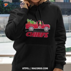 grinch kansas city chiefs driving car shirt hoodie 2