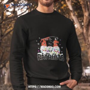 new england patriots football gnomes christmas 2023 shirt sweatshirt
