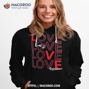 New England Patriots G Iii Love Graphic Shirt
