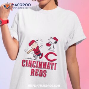 Peanuts Charlie Brown And Snoopy Playing Baseball Cincinnati Reds Shirt