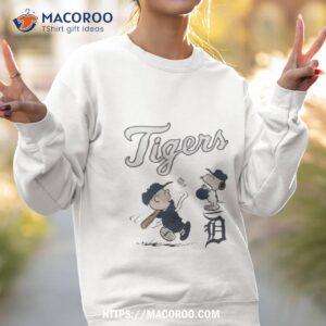 Peanuts Charlie Brown And Snoopy Playing Baseball Detroit Tigers Shirt 3 peanuts charlie brown and snoopy playing baseball detroit tigers shirt sweatshirt 2