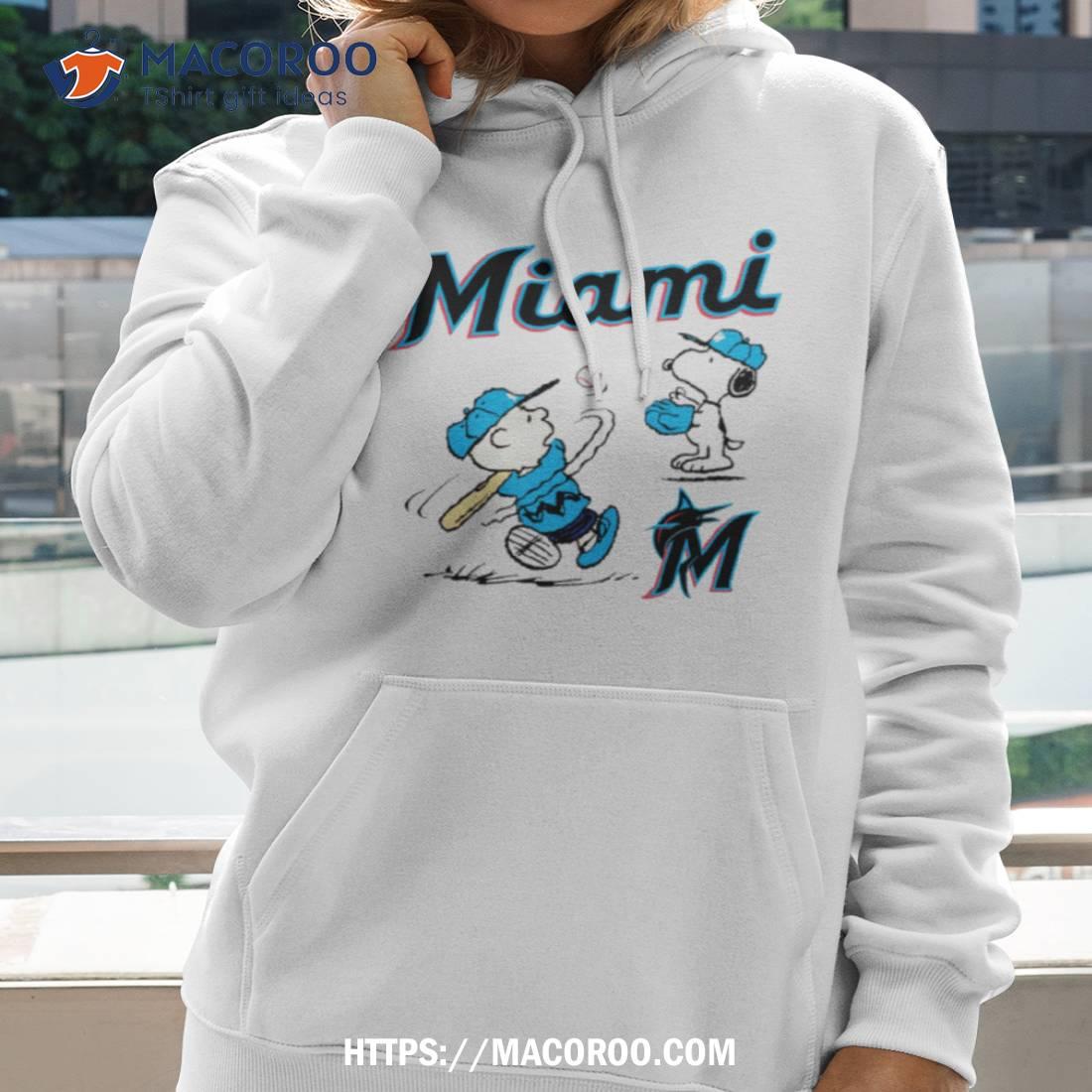 Peanuts Charlie Brown And Snoopy Playing Baseball Miami Marlins Shirt