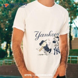 Peanuts Charlie Brown And Snoopy Playing Baseball New York Yankees Shirt