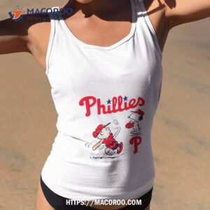 Peanuts Charlie Brown And Snoopy Playing Baseball Philadelphia Phillies Shirt 1 peanuts charlie brown and snoopy playing baseball philadelphia phillies shirt tank top 2